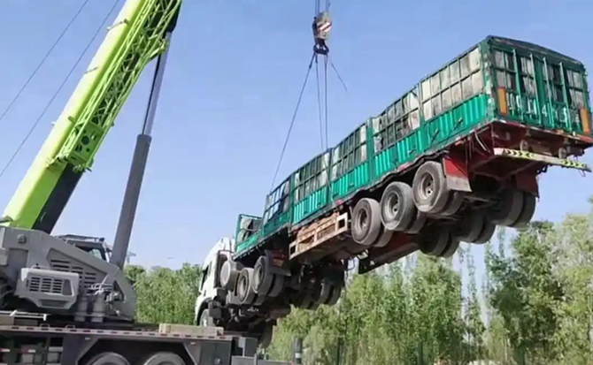 湘东区道路脱困救援案例