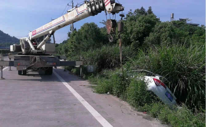 湘东区重载吊车救援 湘东区重载吊车救援